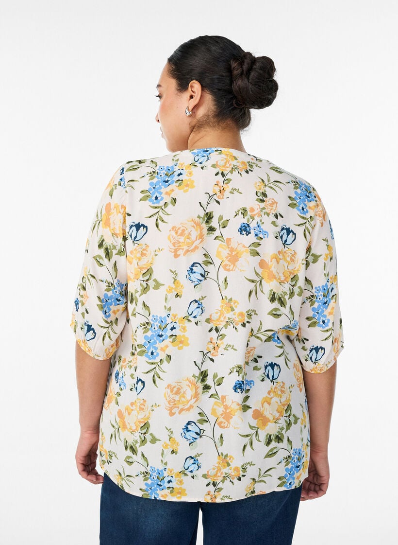 Viscose blouse met print en knoopsluiting, Vanille, Model image number 2