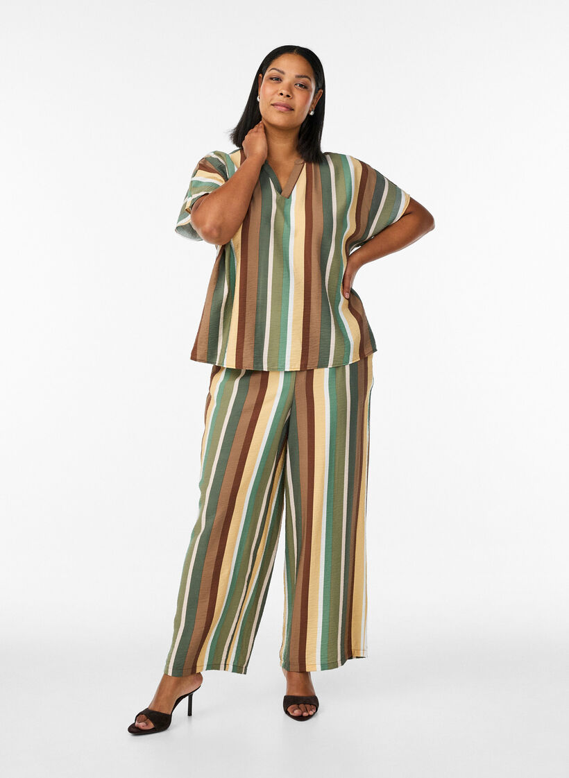 Pantalon ample en viscose avec des rayures, Marron, Model image number 0