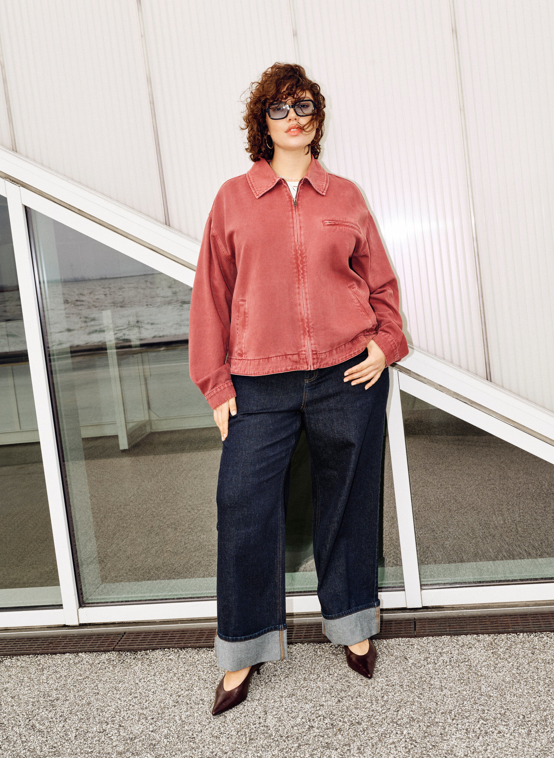 Zizzi Jean droit large avec revers, Bleu, Image image number 0