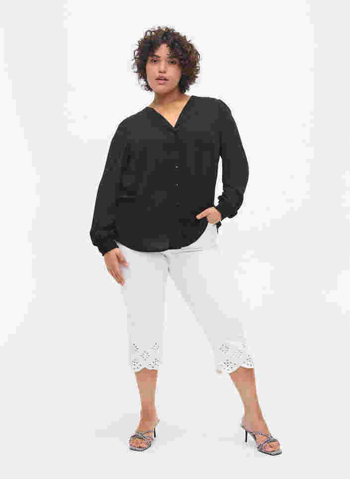 Chemise à col en V avec smock, Black, Model image number 3