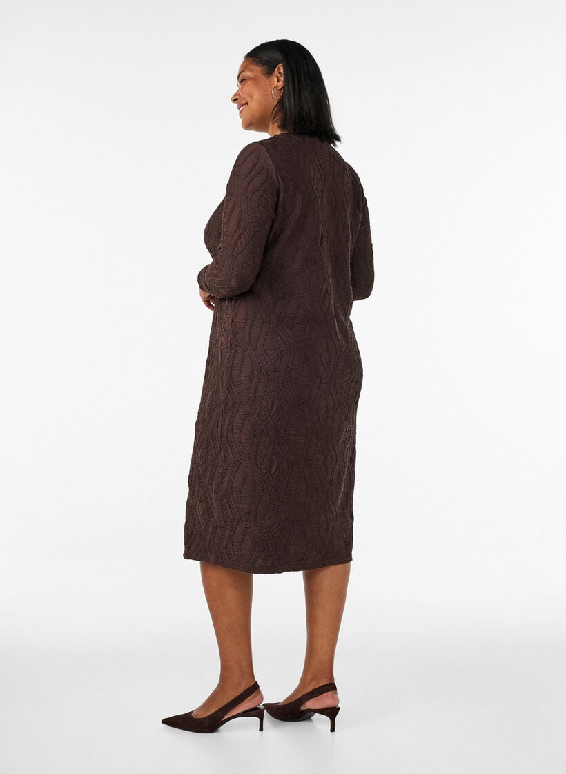 Robe midi &agrave; texture ondul&eacute;e et manches longues, Marron, Model image number 1