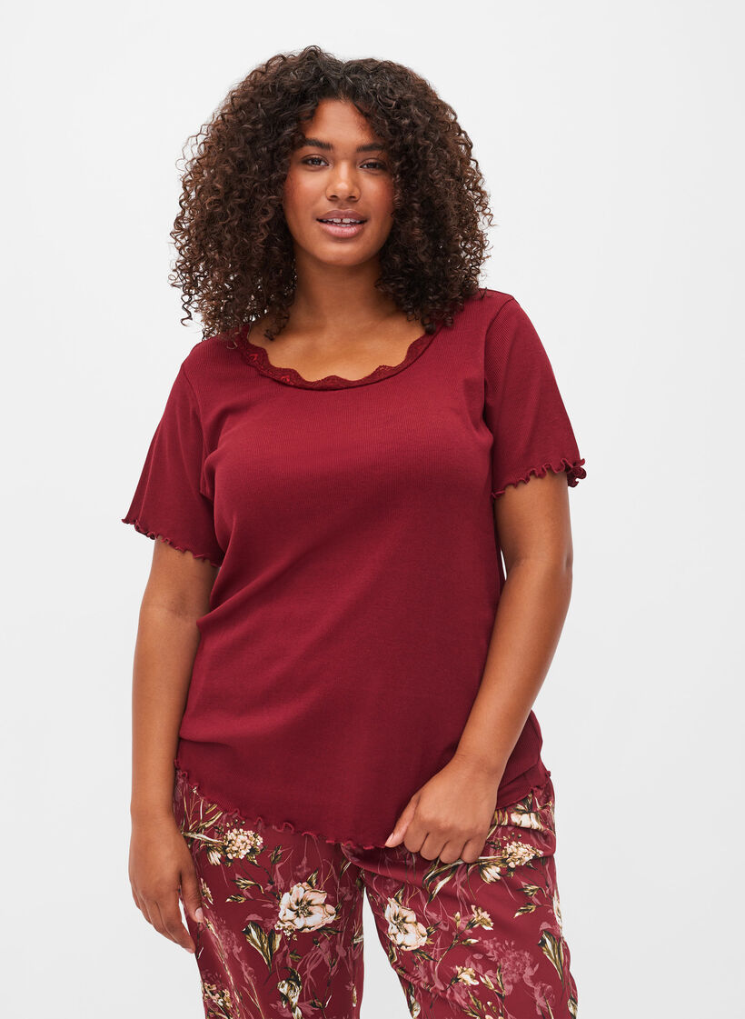 Chemise de nuit &agrave; manches courtes avec bordures en dentelle, Cabernet, Model image number 0