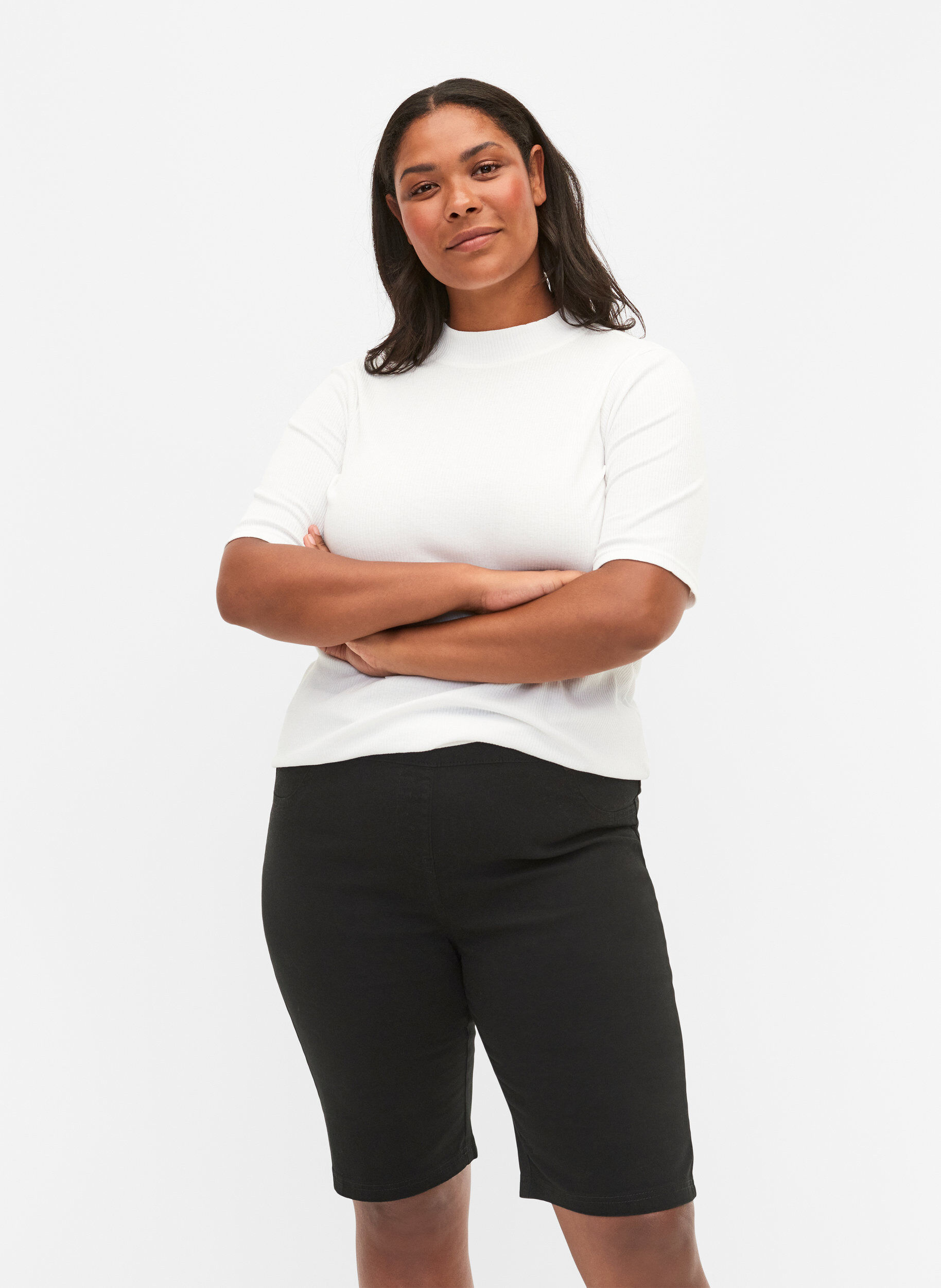 ZizziShorts met strakke pasvorm en achterzakken, Black, Model image number 0