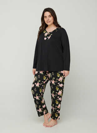 Haut de pyjama en coton à manches longues, Black w. Flower, Model image number 3