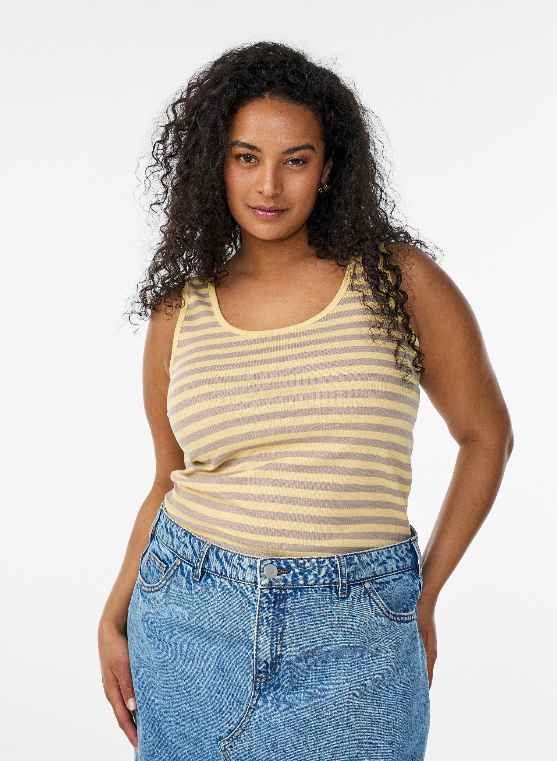 Gestreepte tanktop met een ribstructuur, Geel, Model