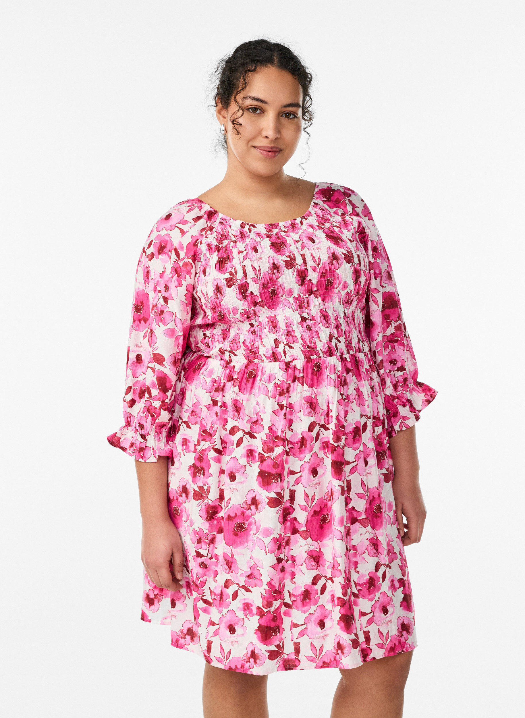 Zizzi Robe smock&eacute;e &agrave; imprim&eacute; floral, Rose, Model image number 0