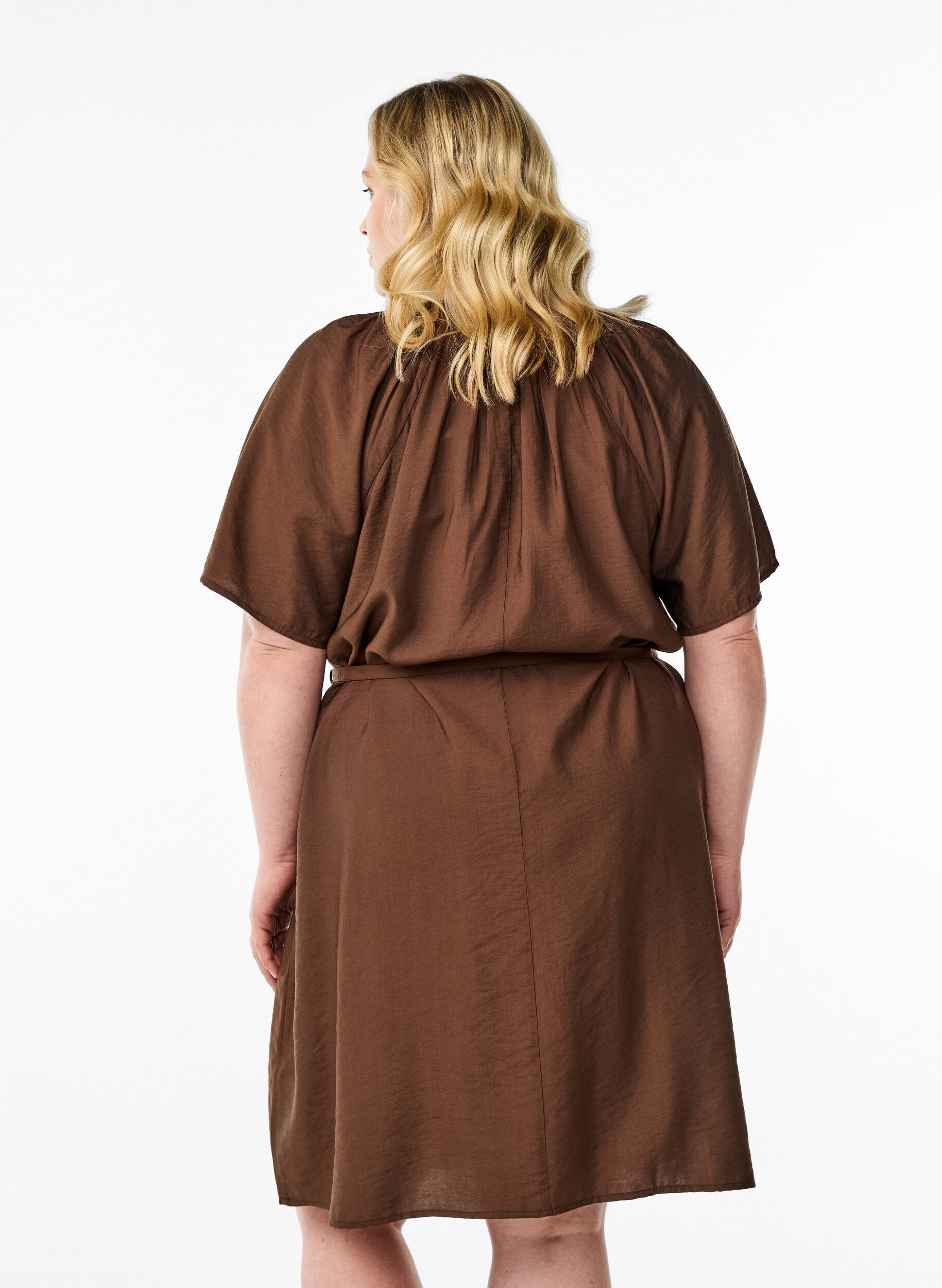 Zizzi Robe mi-longue &agrave; manches courtes et avec ceinture &agrave; nouer, Marron, Model image number 2