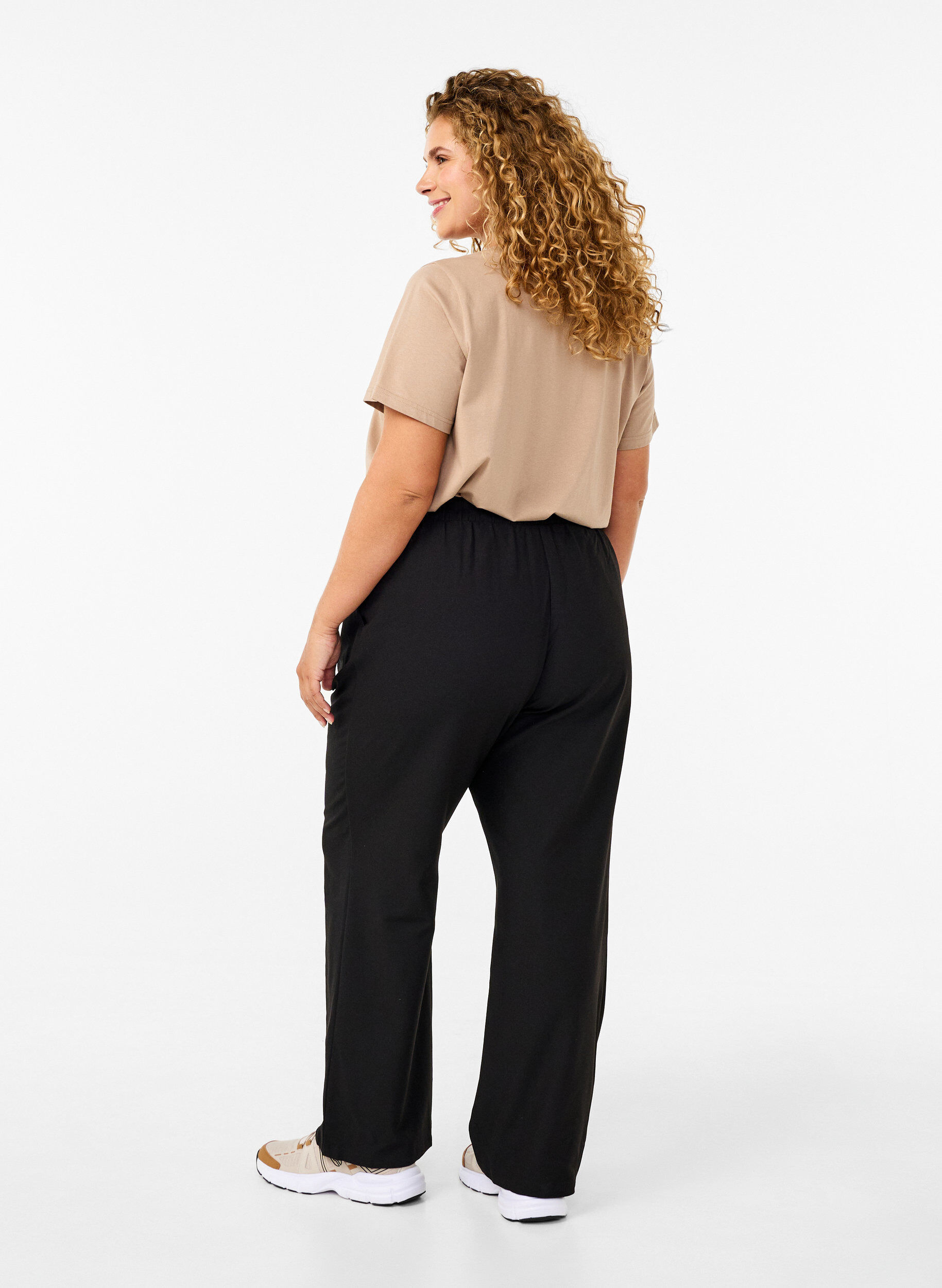 ZizziPantalon &eacute;vas&eacute; avec taille &eacute;lastiqu&eacute;e, Noir, Model image number 1