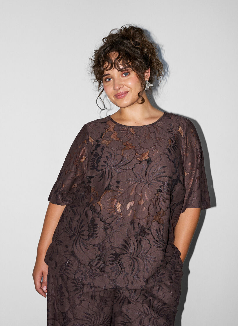 Blouse en dentelle avec manches courtes, Marron, Model image number 0