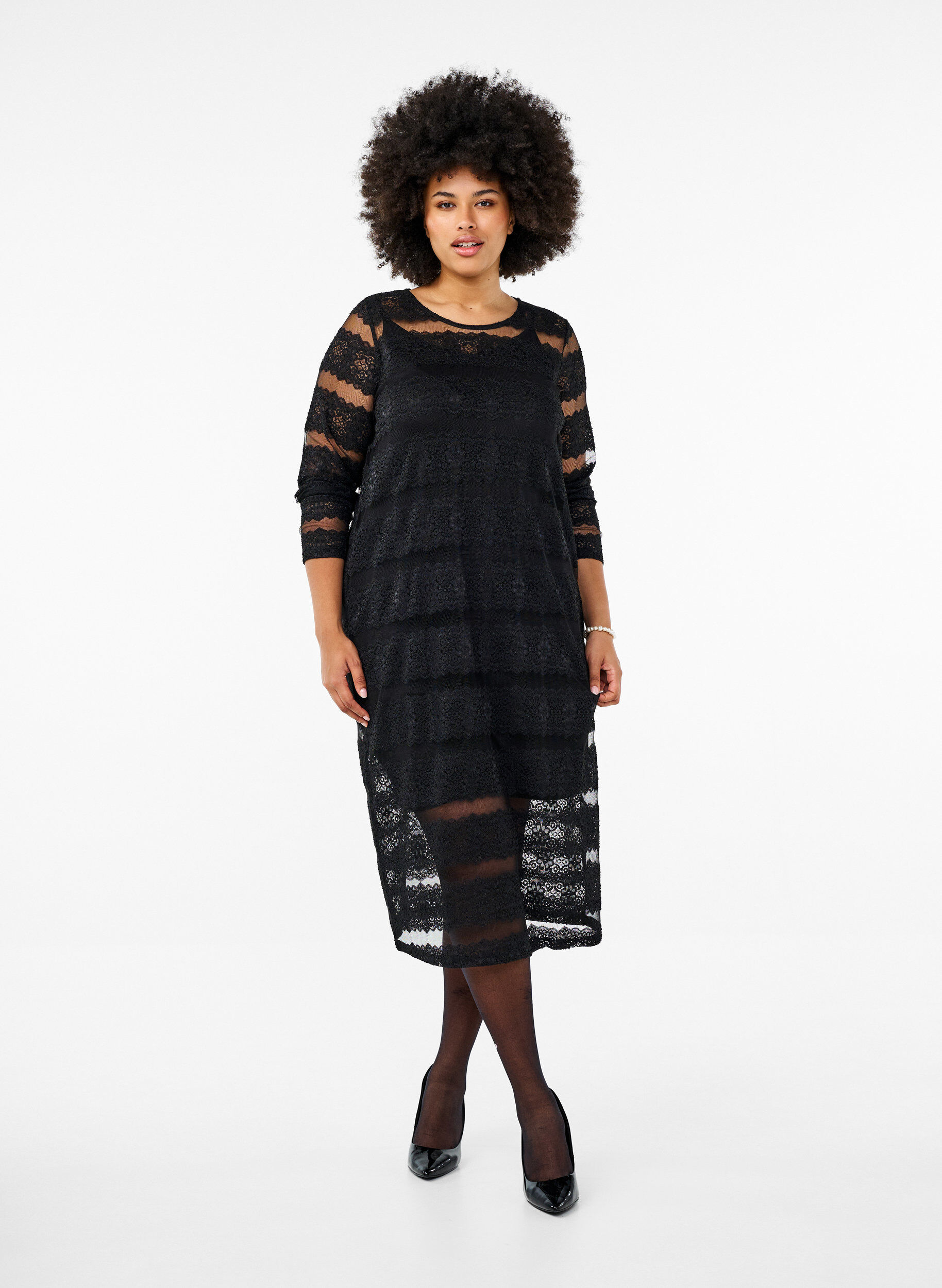 Zizzi Robe mi-longue &agrave; dentelle et mesh, Black, Model image number 0