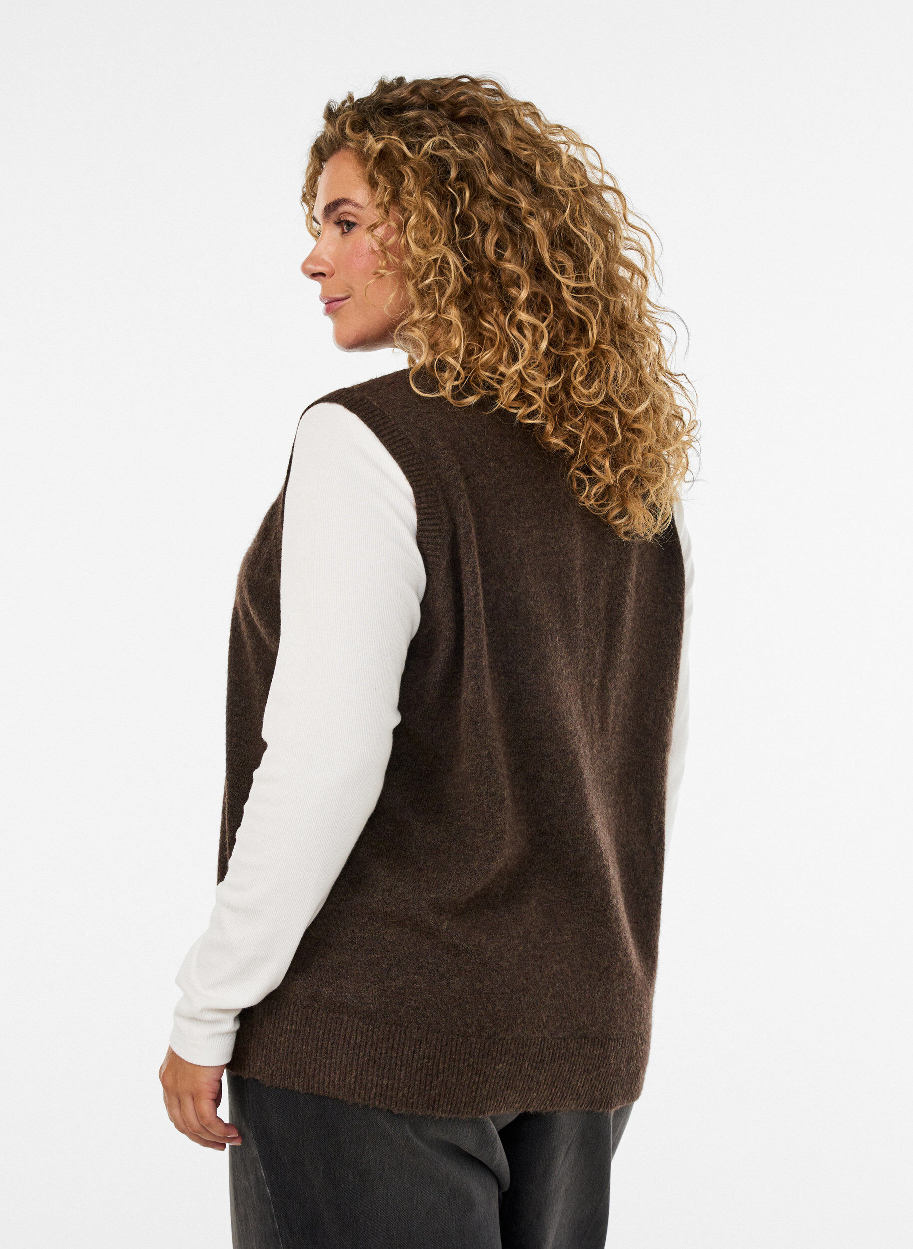 ZizziGebreide vest met decoratieve knopen, Bruin, Model image number 2