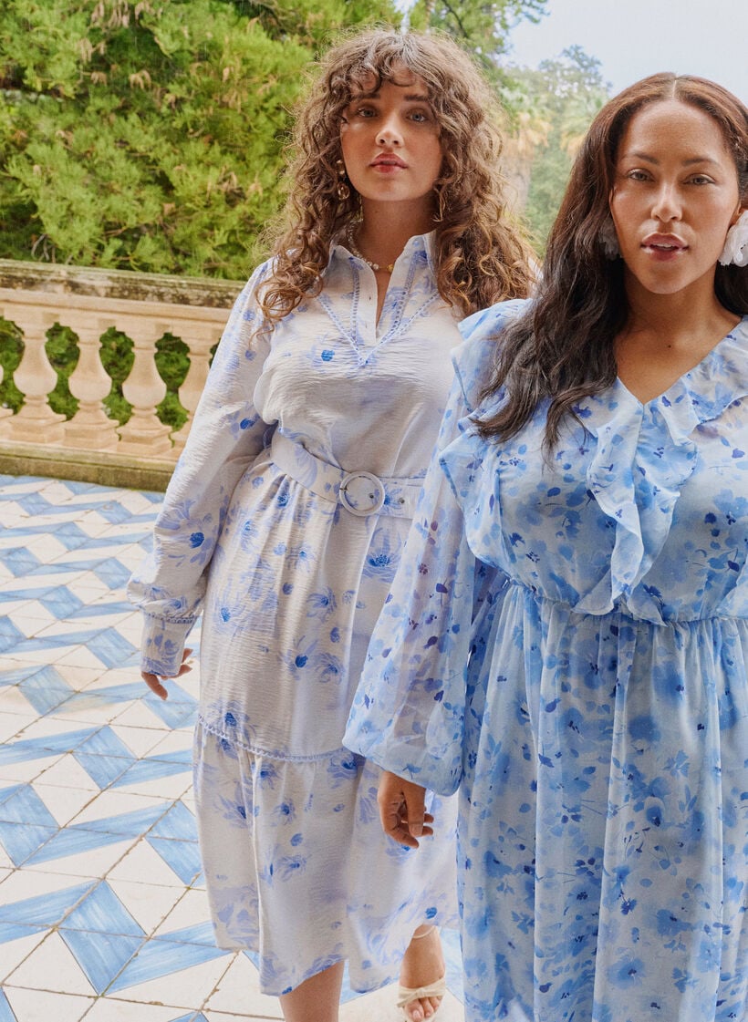 Robe midi fleurie avec ceinture et manches longues, Bleu Clair, Image image number 0