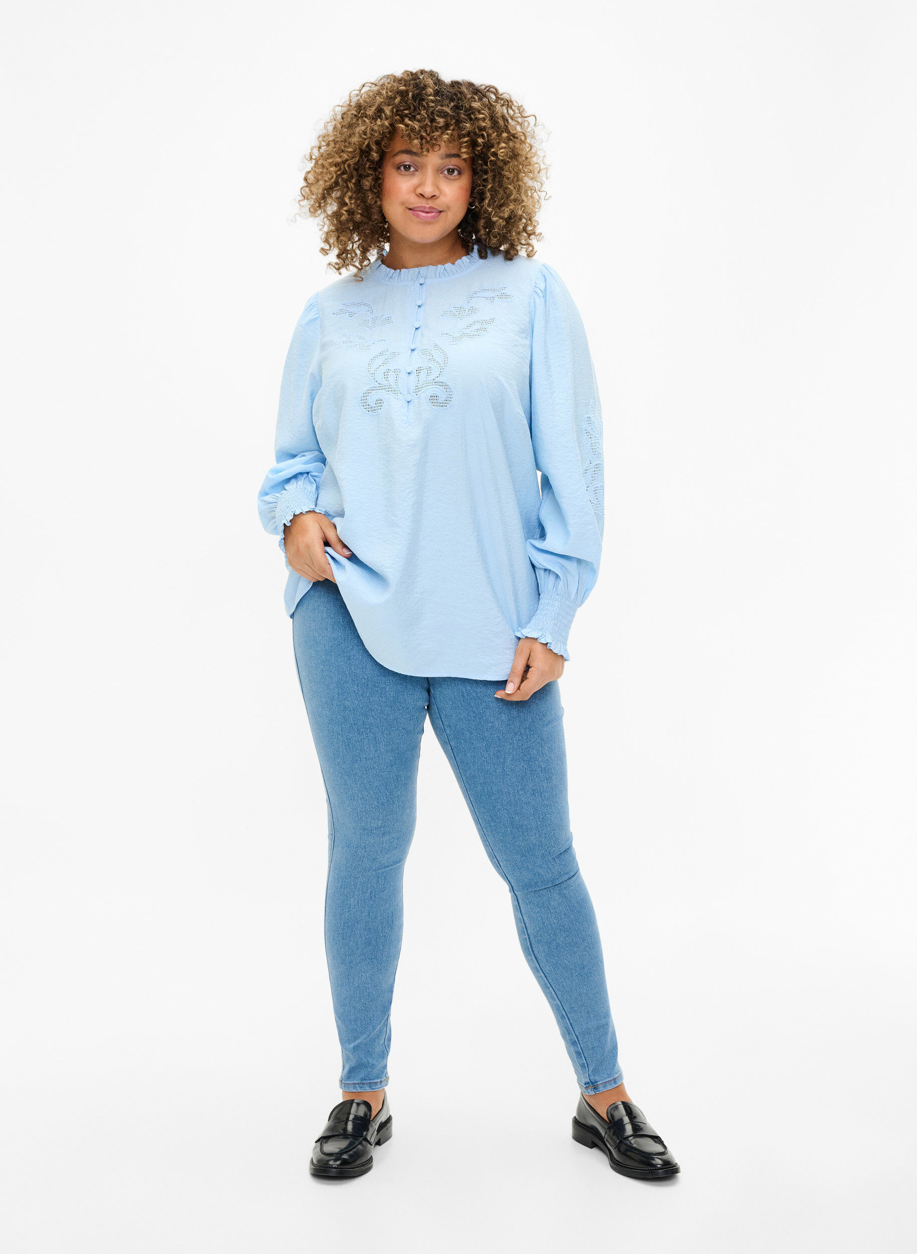 ZizziBlouse met ruches en broderie anglaise, Chambray Blue, Model image number 2