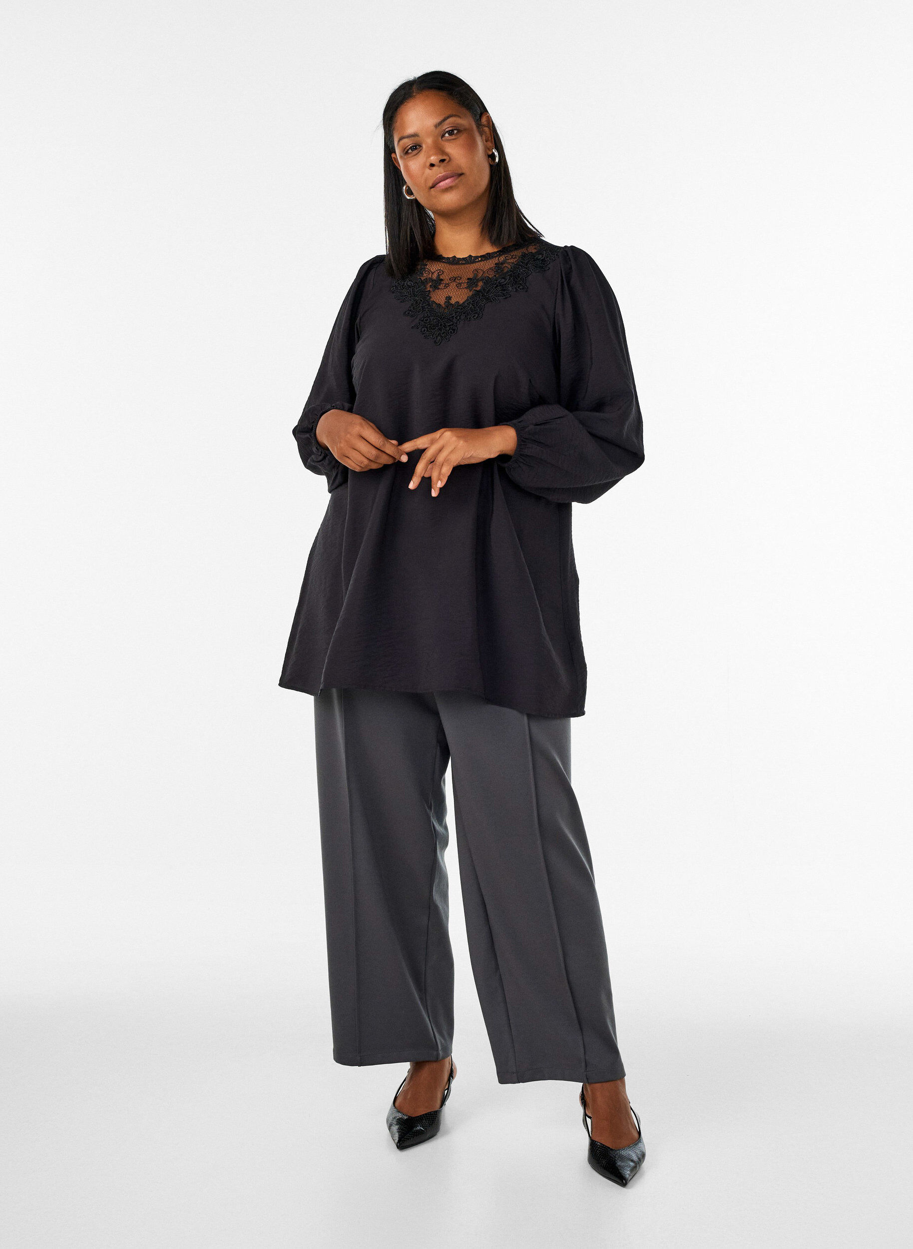 ZizziViscose tuniek met kanten detail, Zwart, Model image number 1