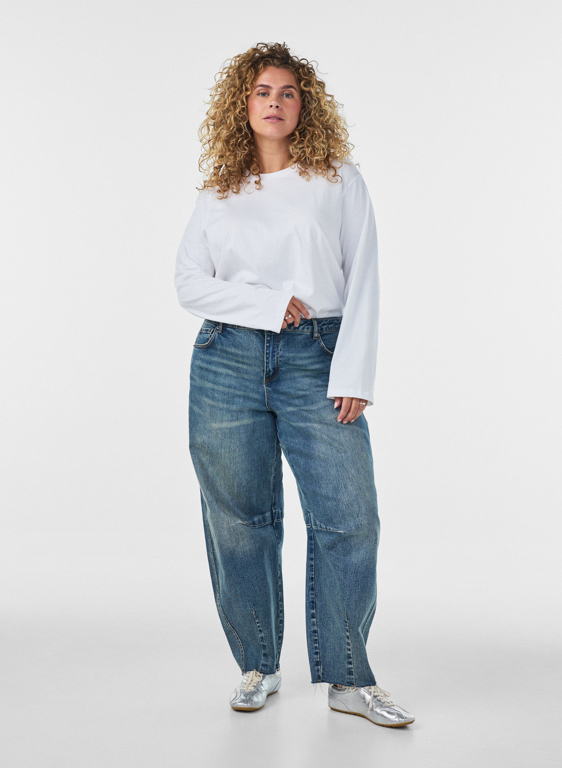 Barrel-fit jeans met een distressed wash, Blauw, Model