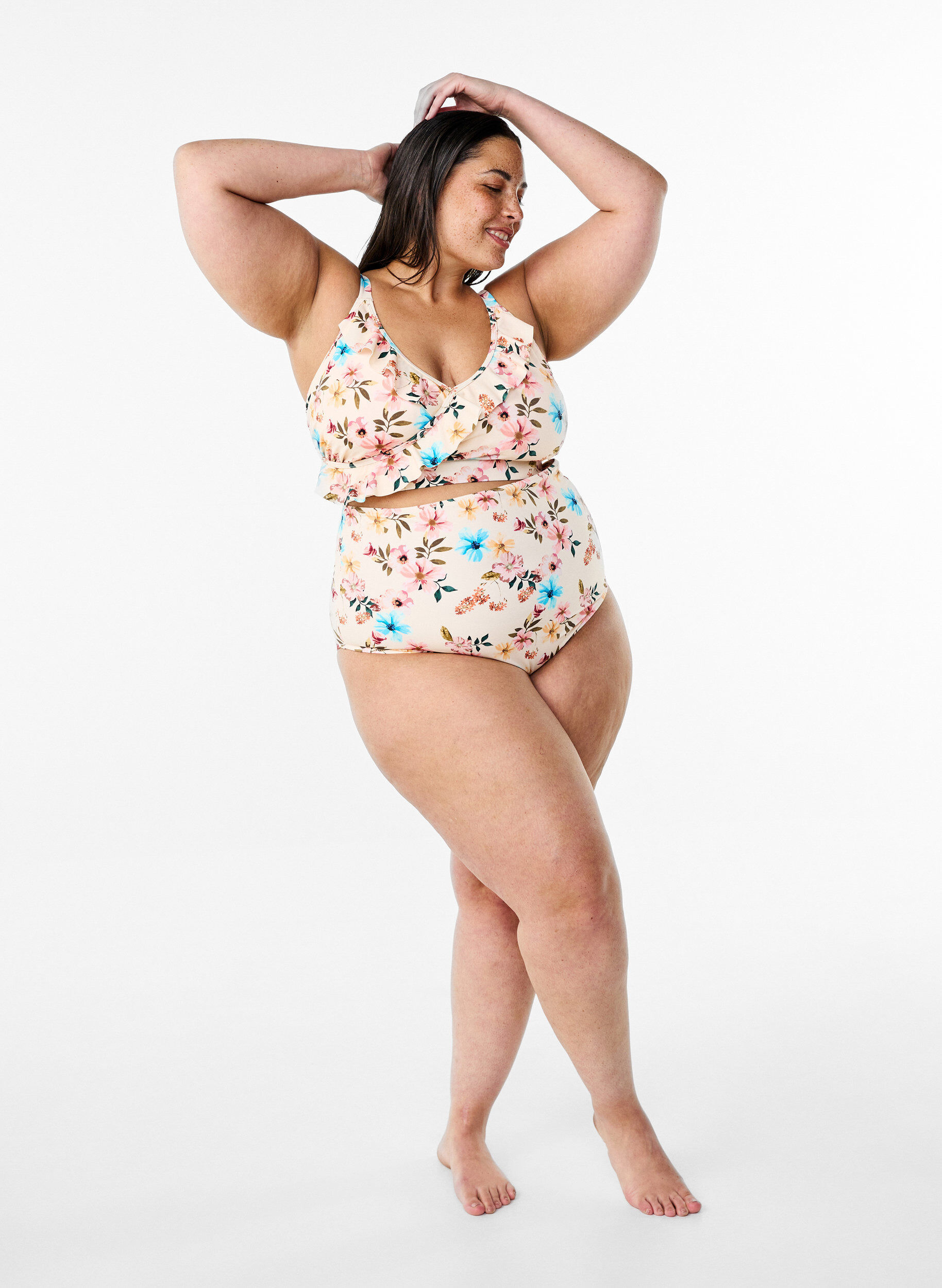 Zizzi Haut de bikini &agrave; fleurs et &agrave; d&eacute;tails de jabot, Beige, Model image number 1