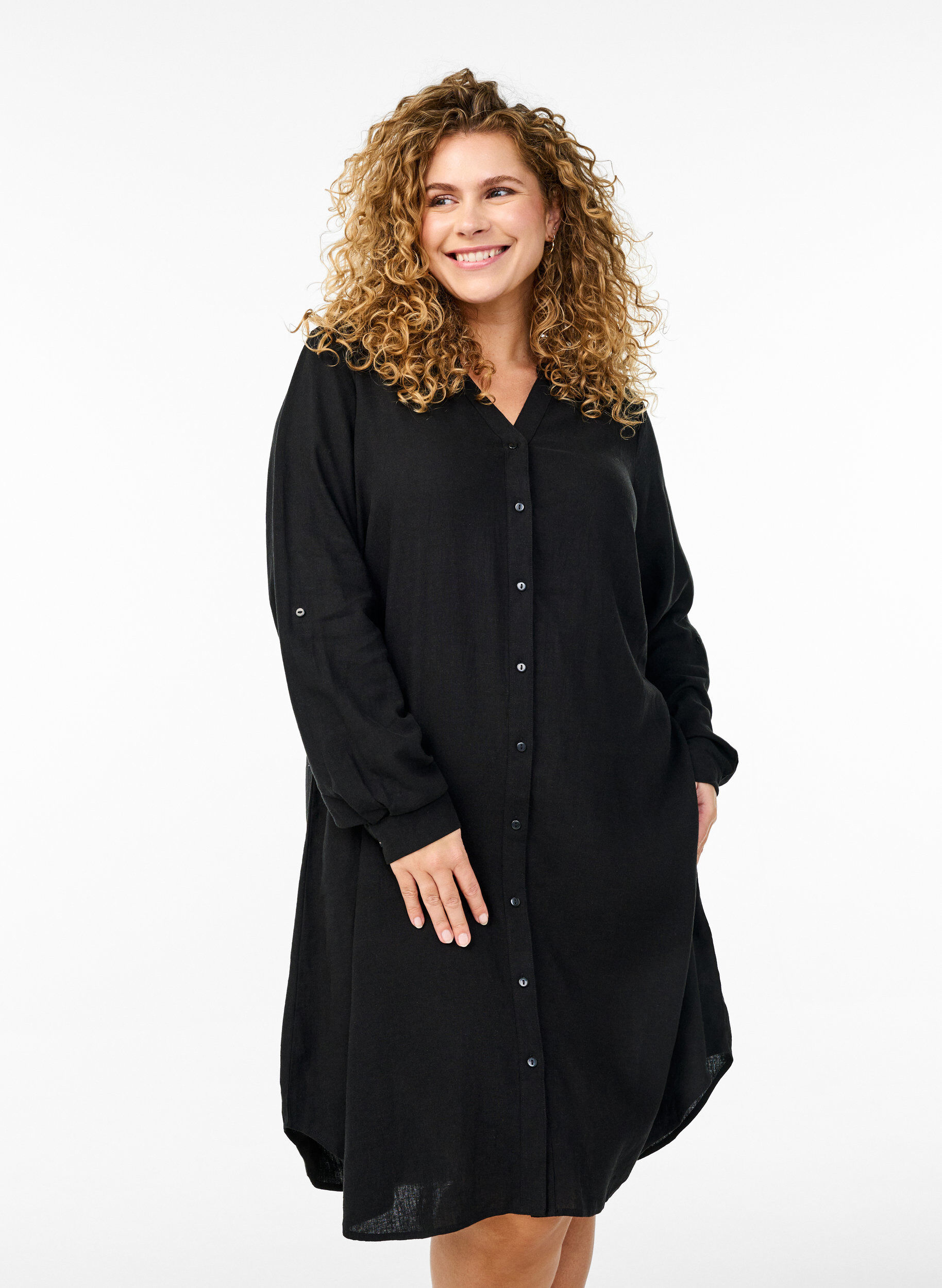 Chemise longue en lin et viscose, Noir, Model