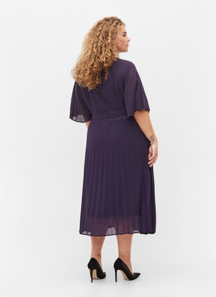 Robe plissée à manches courtes, Purple Velvet, Model image number 1