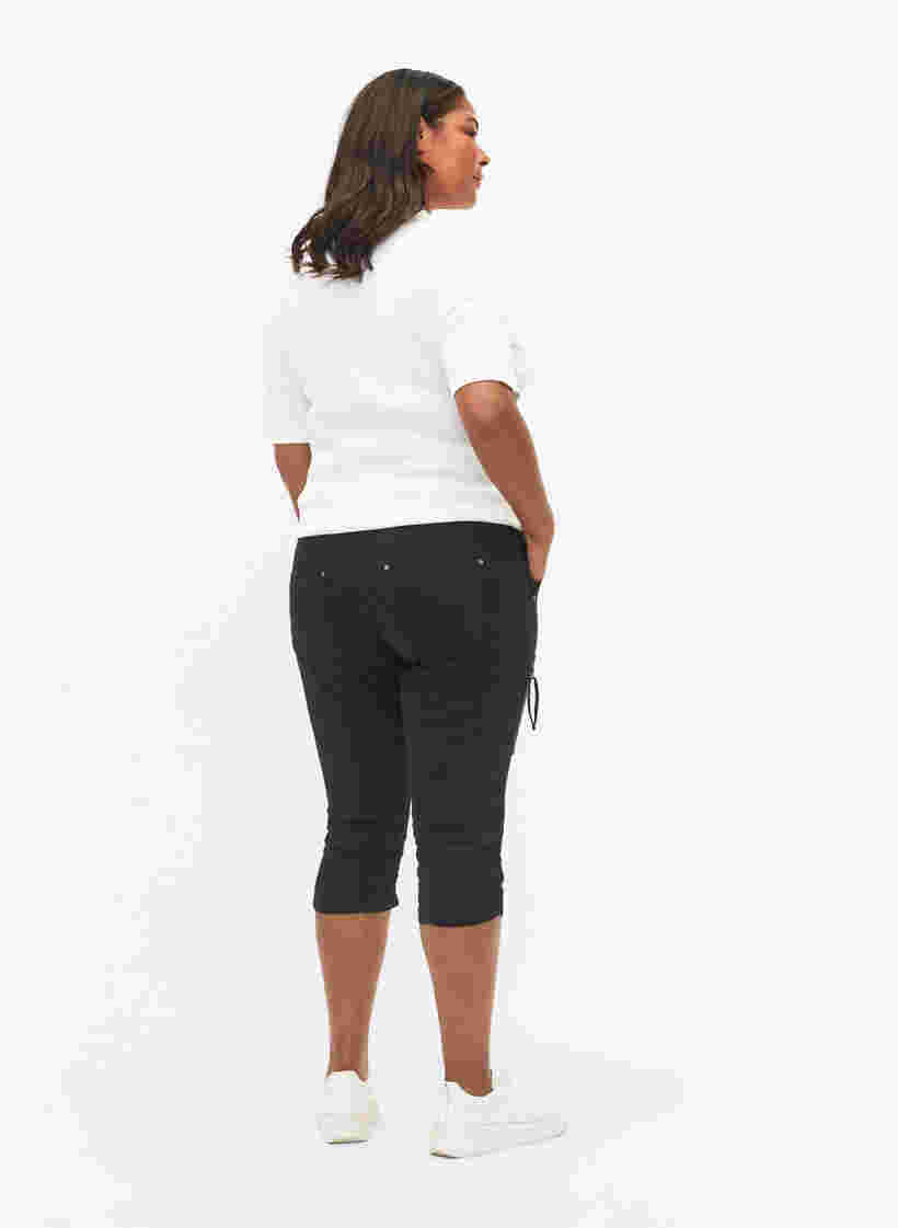 Slim fit capri jeans met zakken, Black, Model image number 2