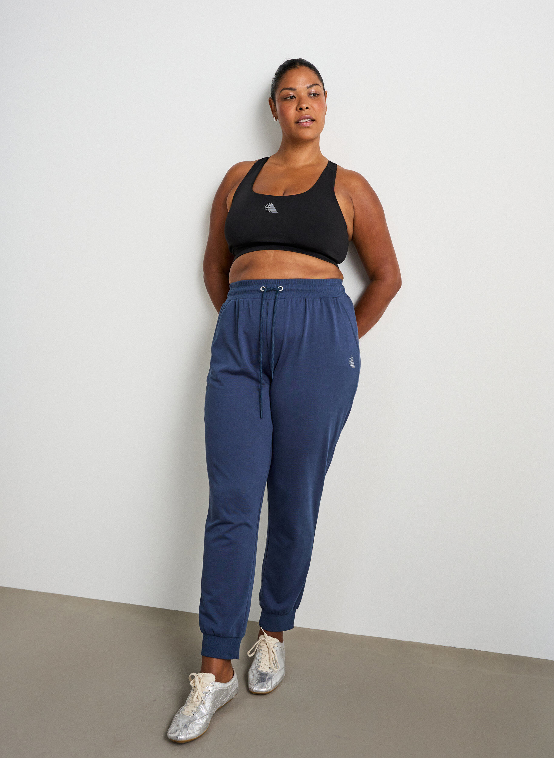 Losse trainingsbroek met zakken, Blauw, Model