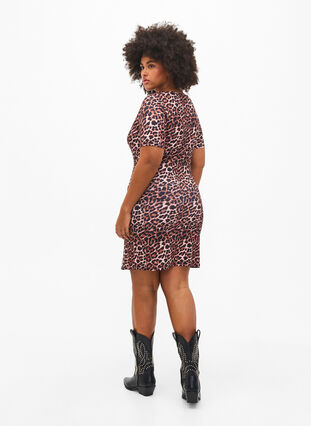 Nauwsluitende jurk met luipaardprint en een uitsnede, Leopard AOP, Model image number 1