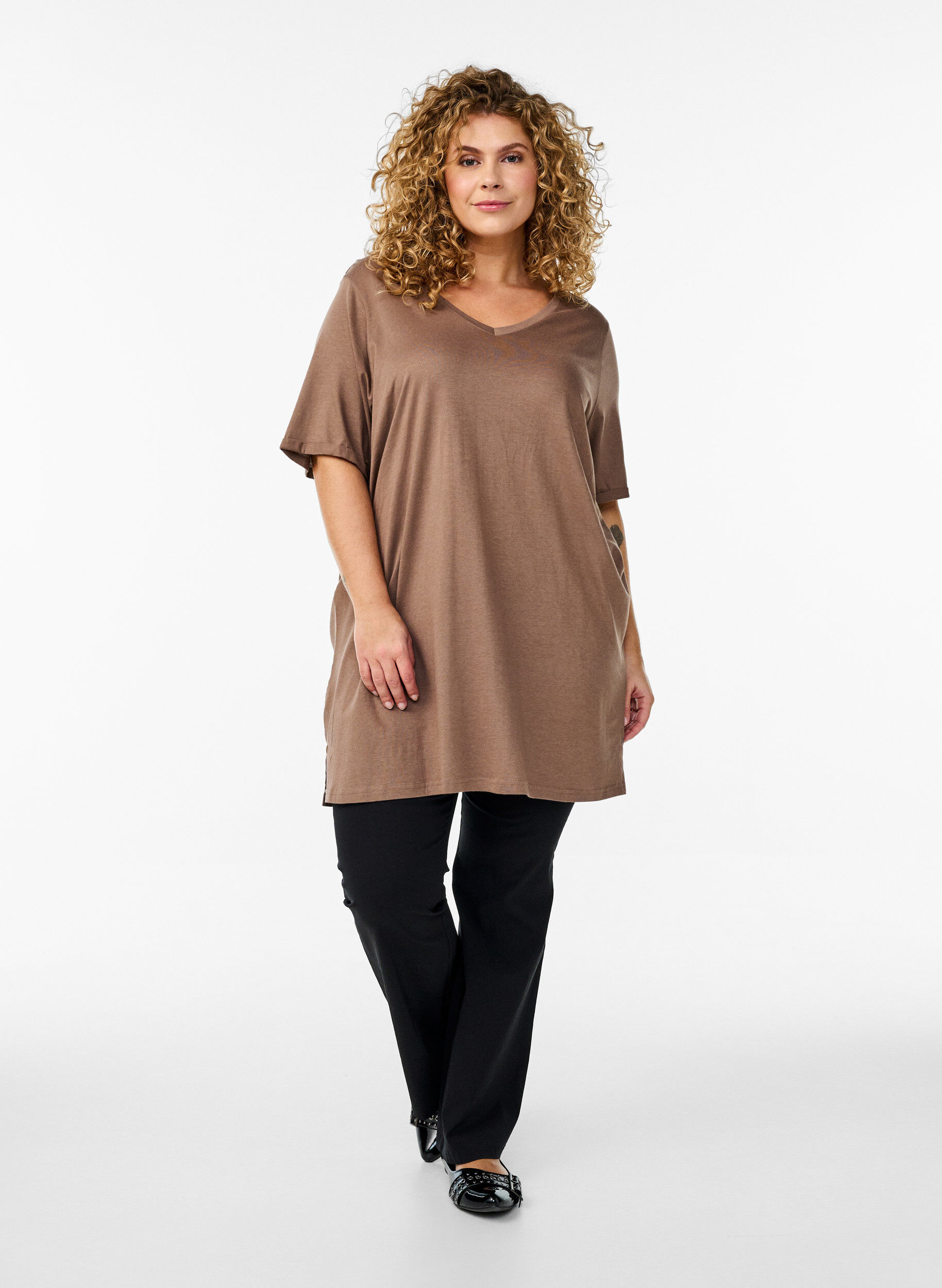 ZizziEnkelkleurig oversized T-shirt met V-hals, Bruin, Model image number 1
