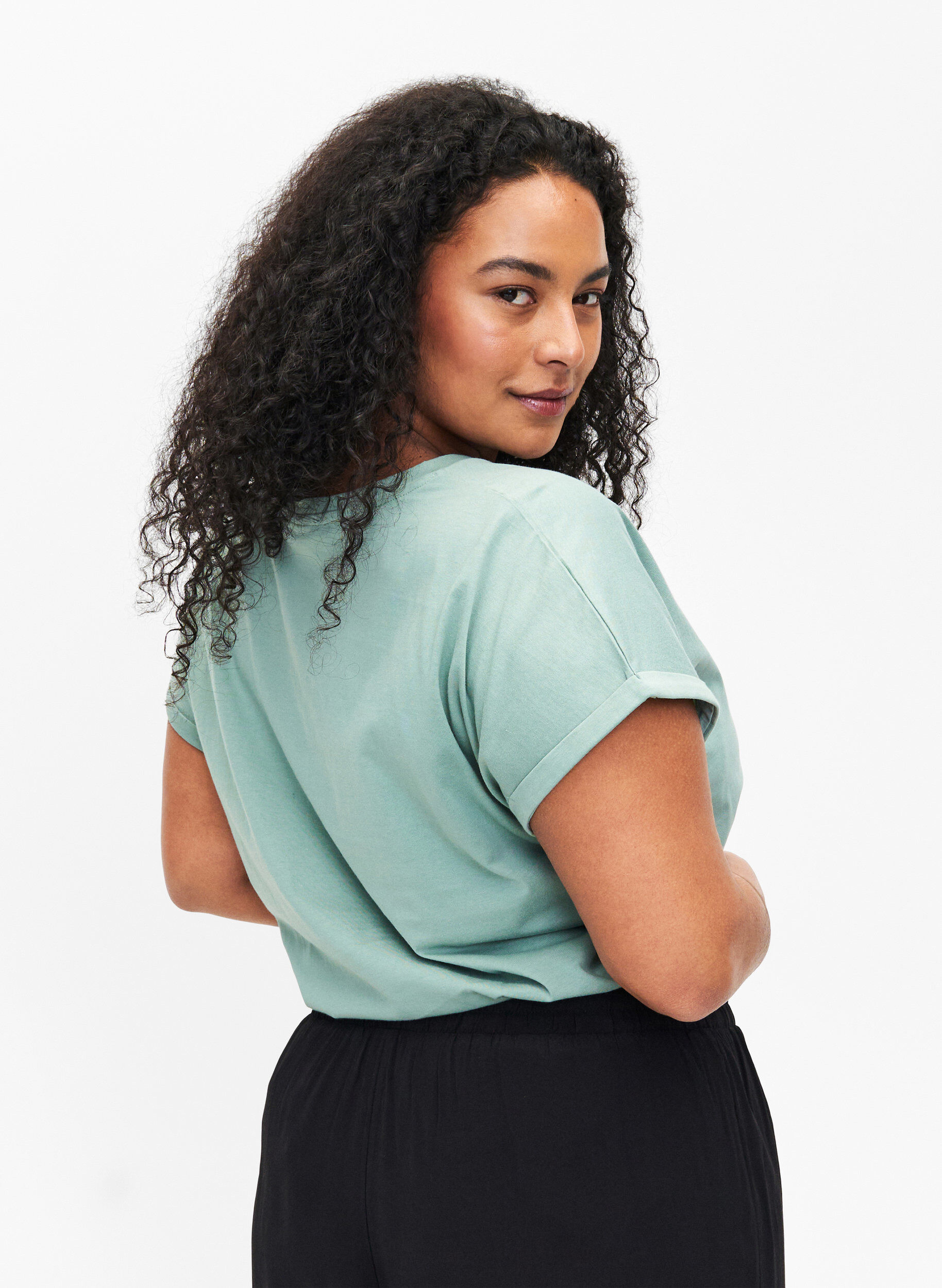 Zizzi T-shirt en coton biologique avec imprim&eacute; dor&eacute;, Ch.Green Gold Flower, Model image number 1