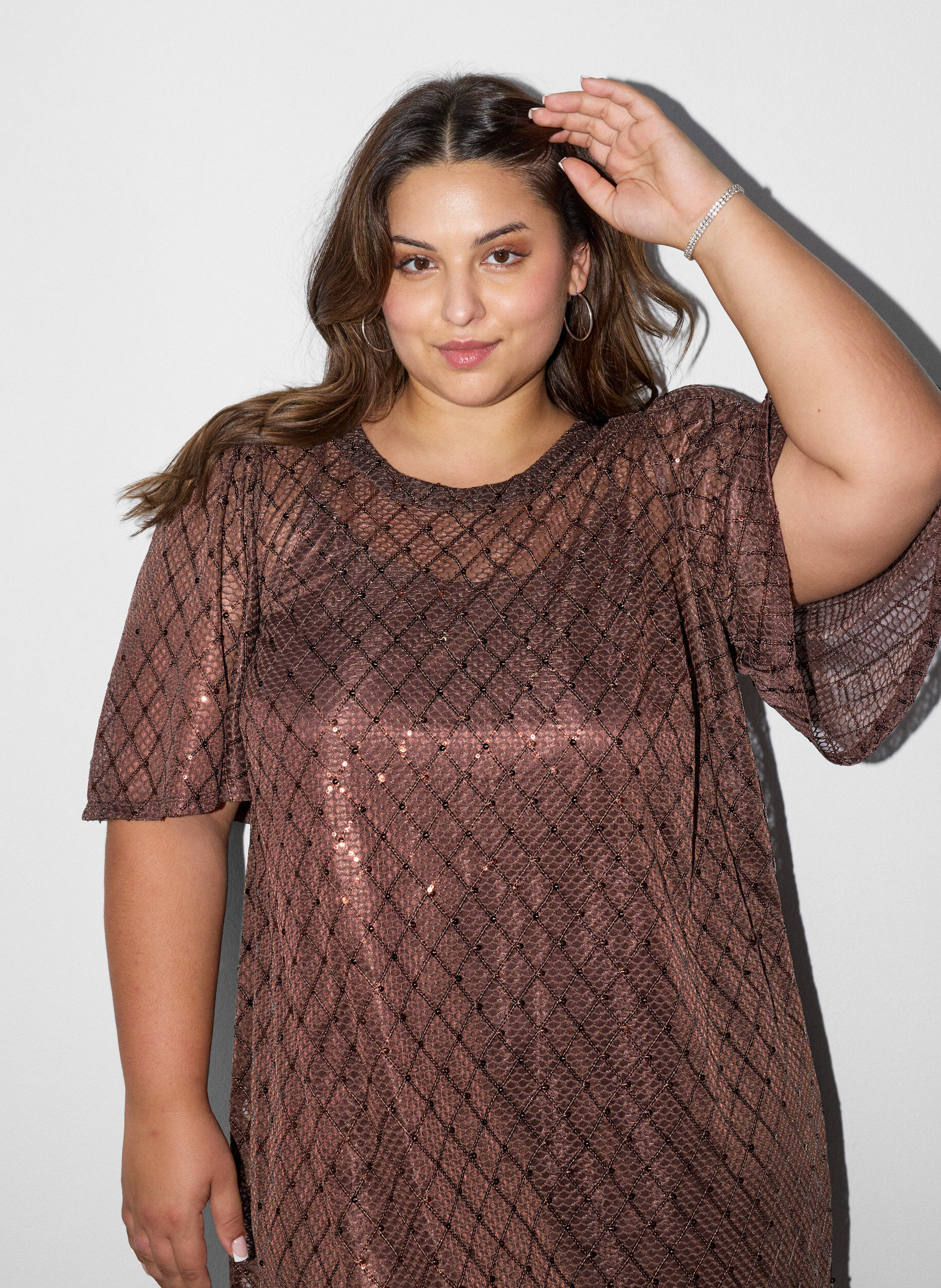 ZizziRobe courte en sequins avec motif &agrave; losanges, Marron, Model image number 3
