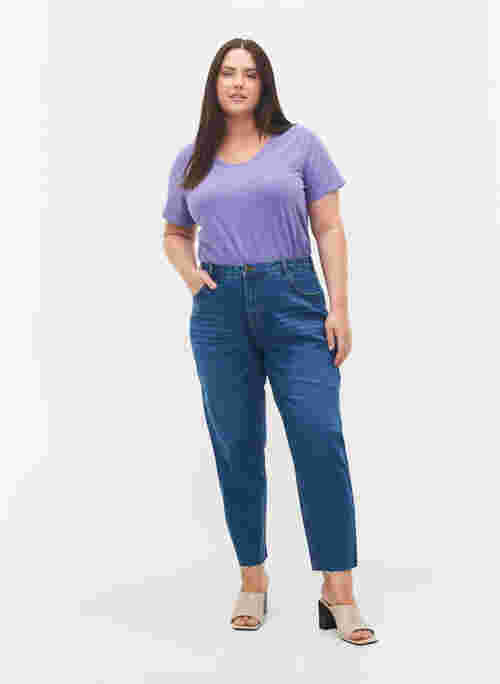 Jean cropped Mille mom fit