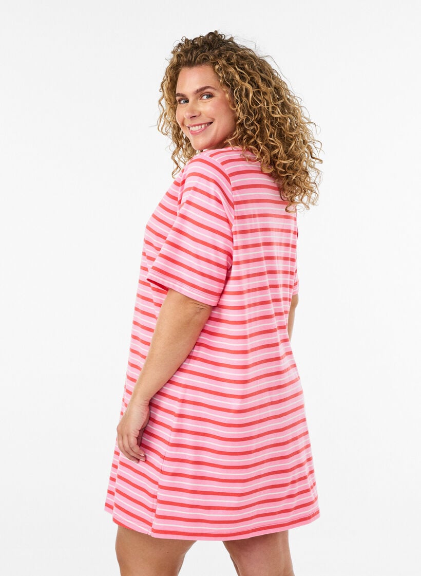 T-shirt long oversize ray&eacute; en coton bio, Rose, Model image number 2