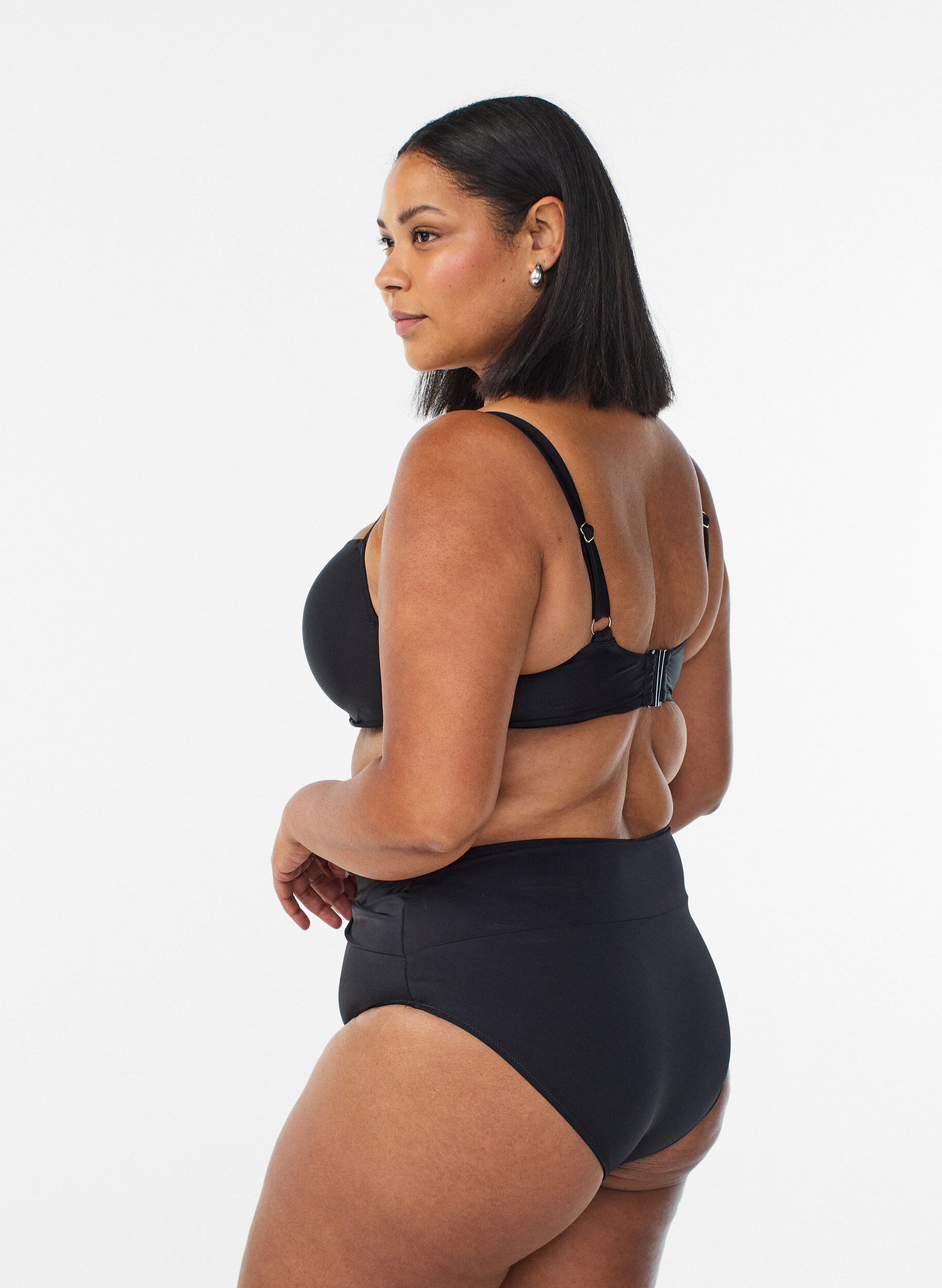 ZizziHaut de bikini avec armatures et drap&eacute;, Noir, Model image number 2