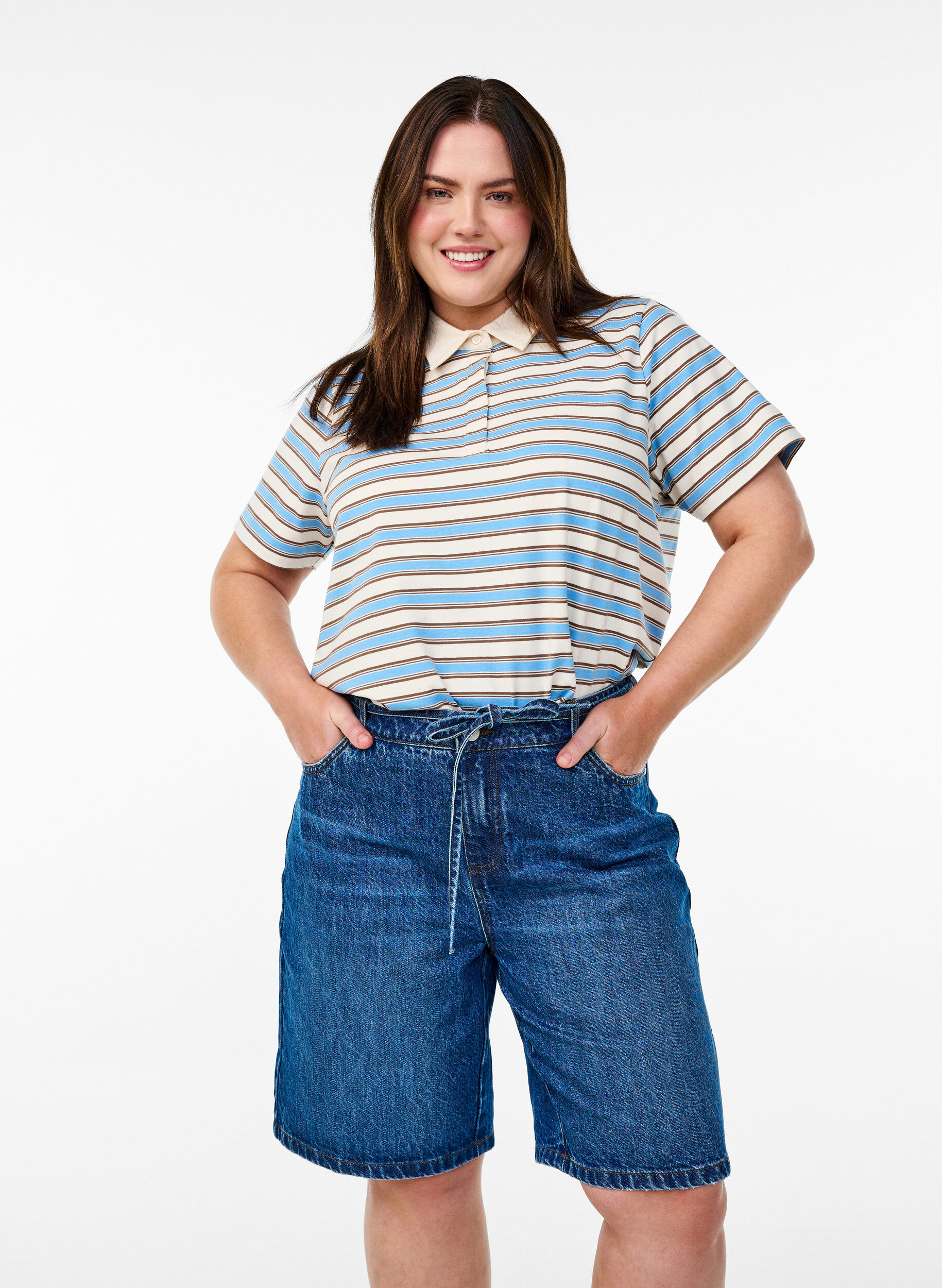 ZizziStrakke pasvorm denim shorts met strikriem, Blauw, Model image number 0