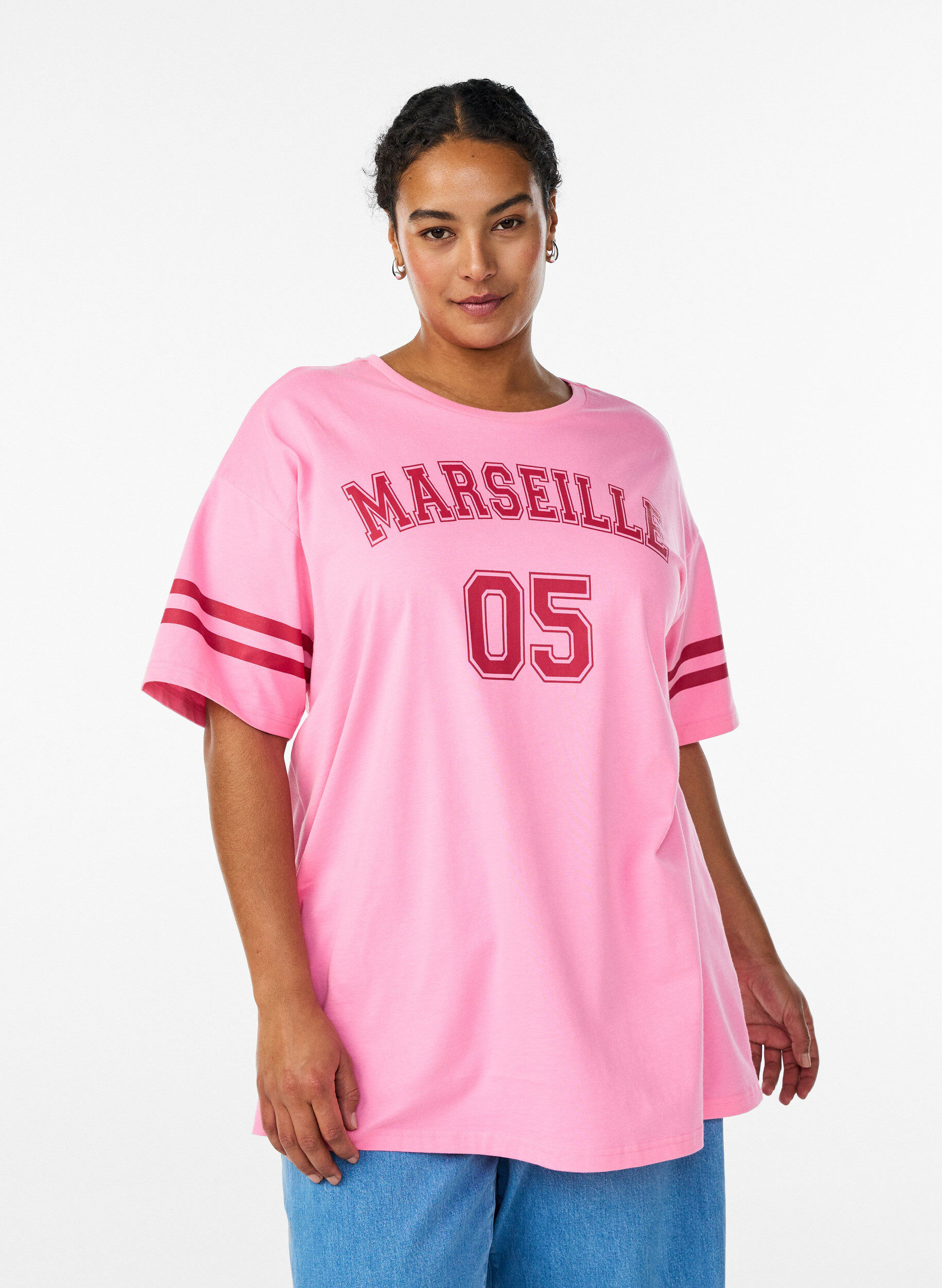 T-shirt coll&egrave;ge oversize et sportif, Rose, Model