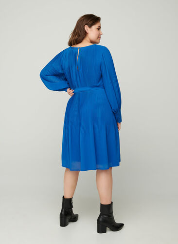 Robe manches longues plissée avec lien de serrage à la taille, Classic Blue , Model image number 1