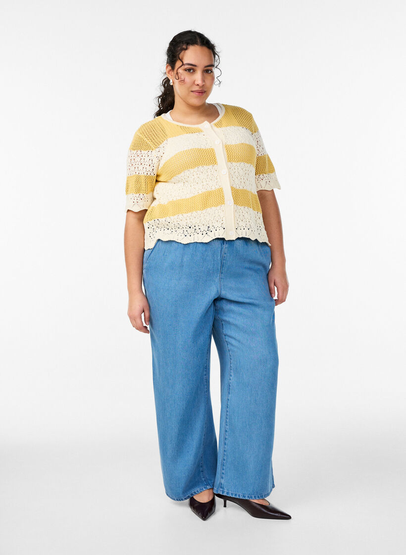 Cardigan en maille avec broderie ajour&eacute;e et rayures, Jaune moutarde, Model