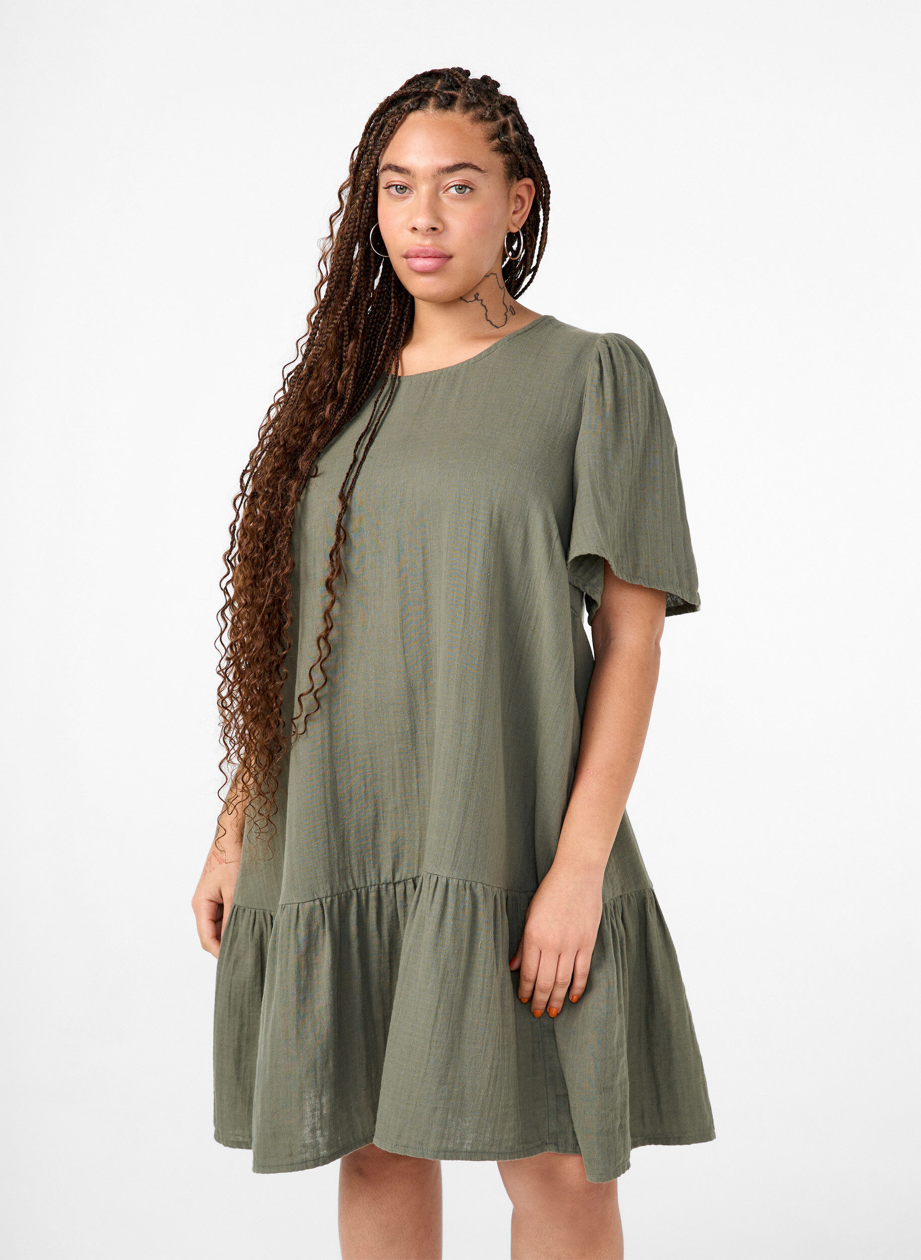 Robe &agrave; manches courtes en coton &agrave; une coupe &eacute;vas&eacute;e., Vert, Model