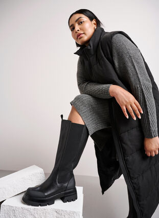 Bottes en cuir large avec un long tige et élastique