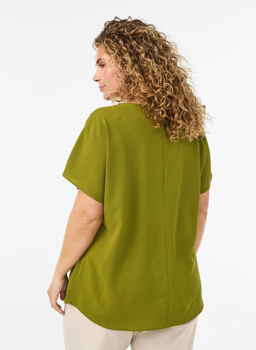 Blouse with short sleeves and a round neckline, Vert, Model image number 2