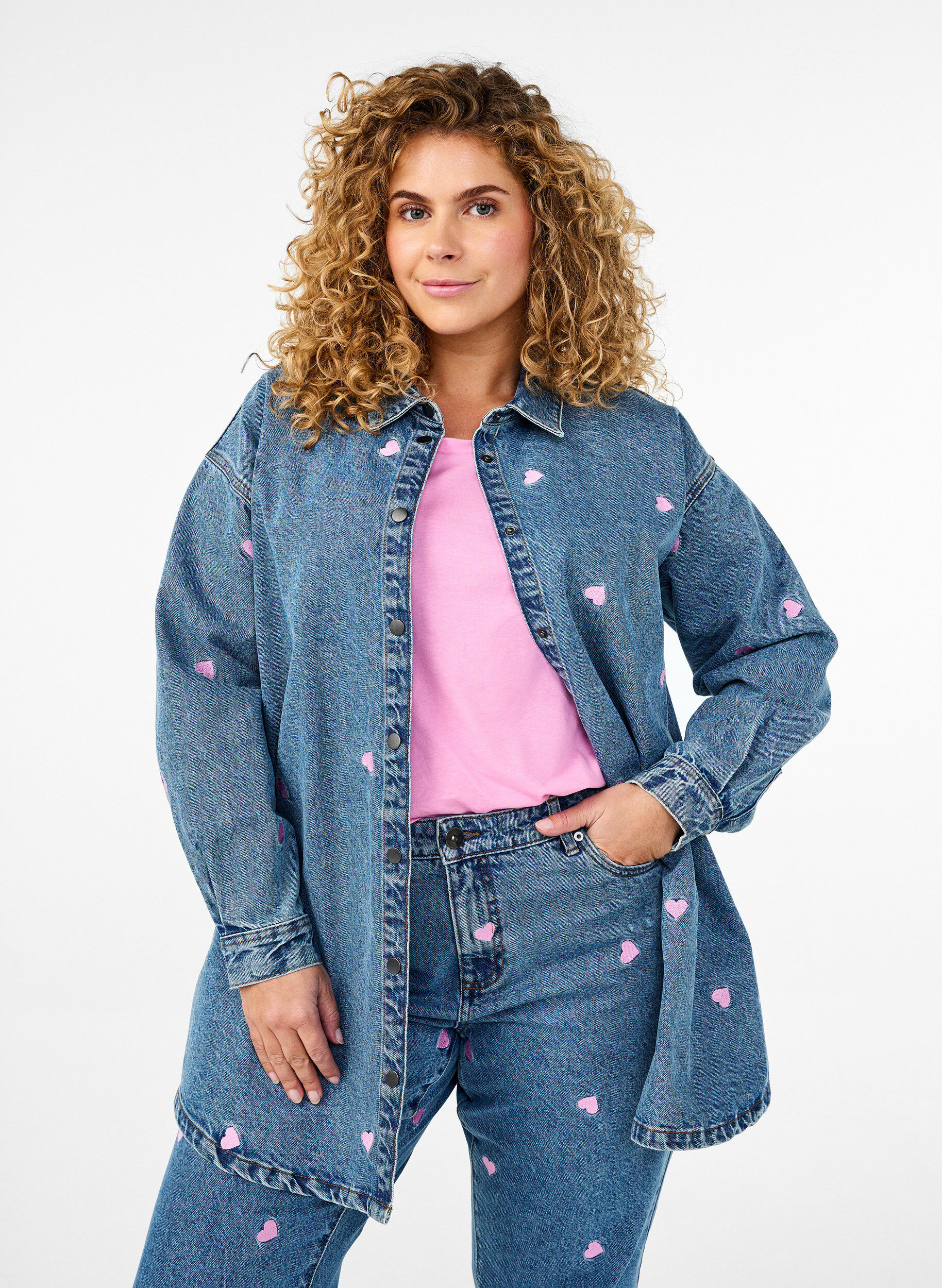ZizziLosse denimshirt met geborduurde hartjes, Light Blue Heart, Model image number 0