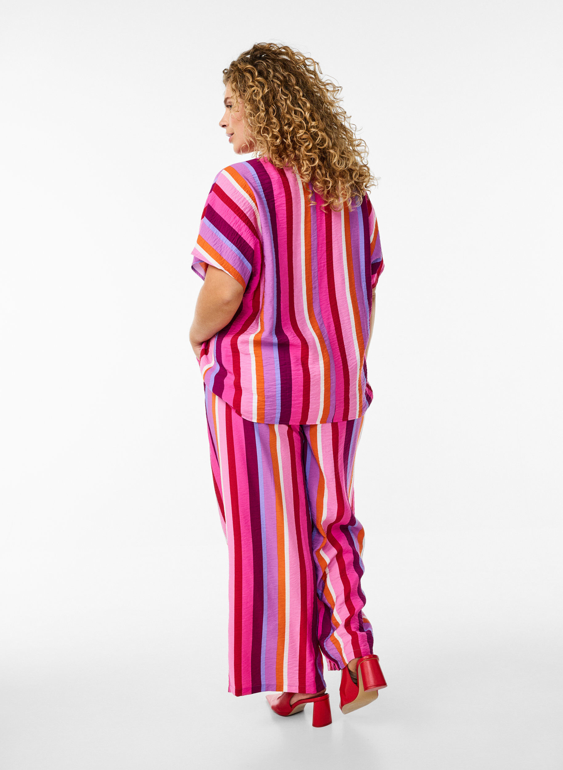 ZizziLosse viscose broek met strepen, Roze, Model image number 1