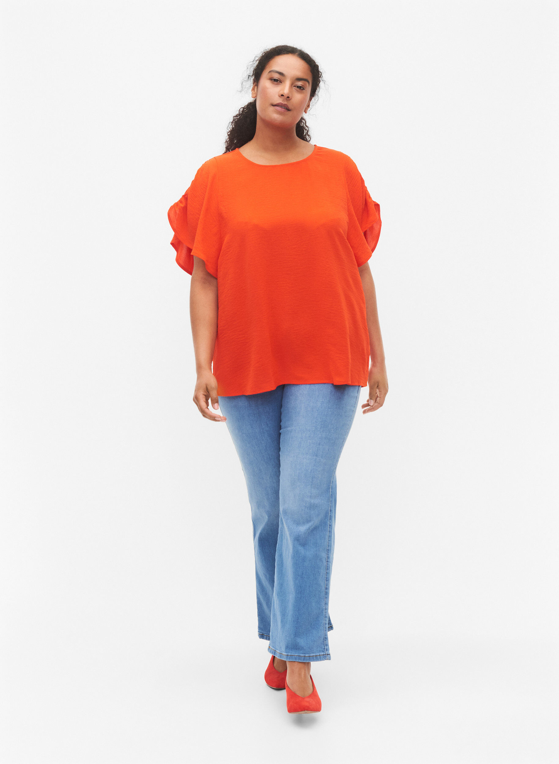 Zizzi Blouse &agrave; manches courtes avec des plis., Orange.com, Model image number 3