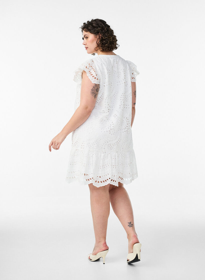 Robe en broderie anglaise avec manches &agrave; volants, Blanc, Model image number 2
