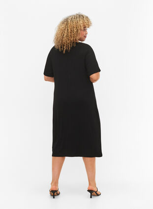 Halflange jurk met korte mouwen van viscose ribstof, Black, Model image number 1