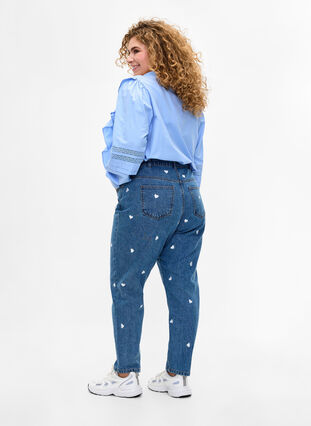 Mille mom fit jeans met borduurwerk, Light Blue Heart, Model image number 1