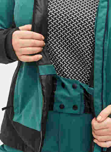 Ski jas met afneembare capuchon, Mallard Green Comb, Model image number 2