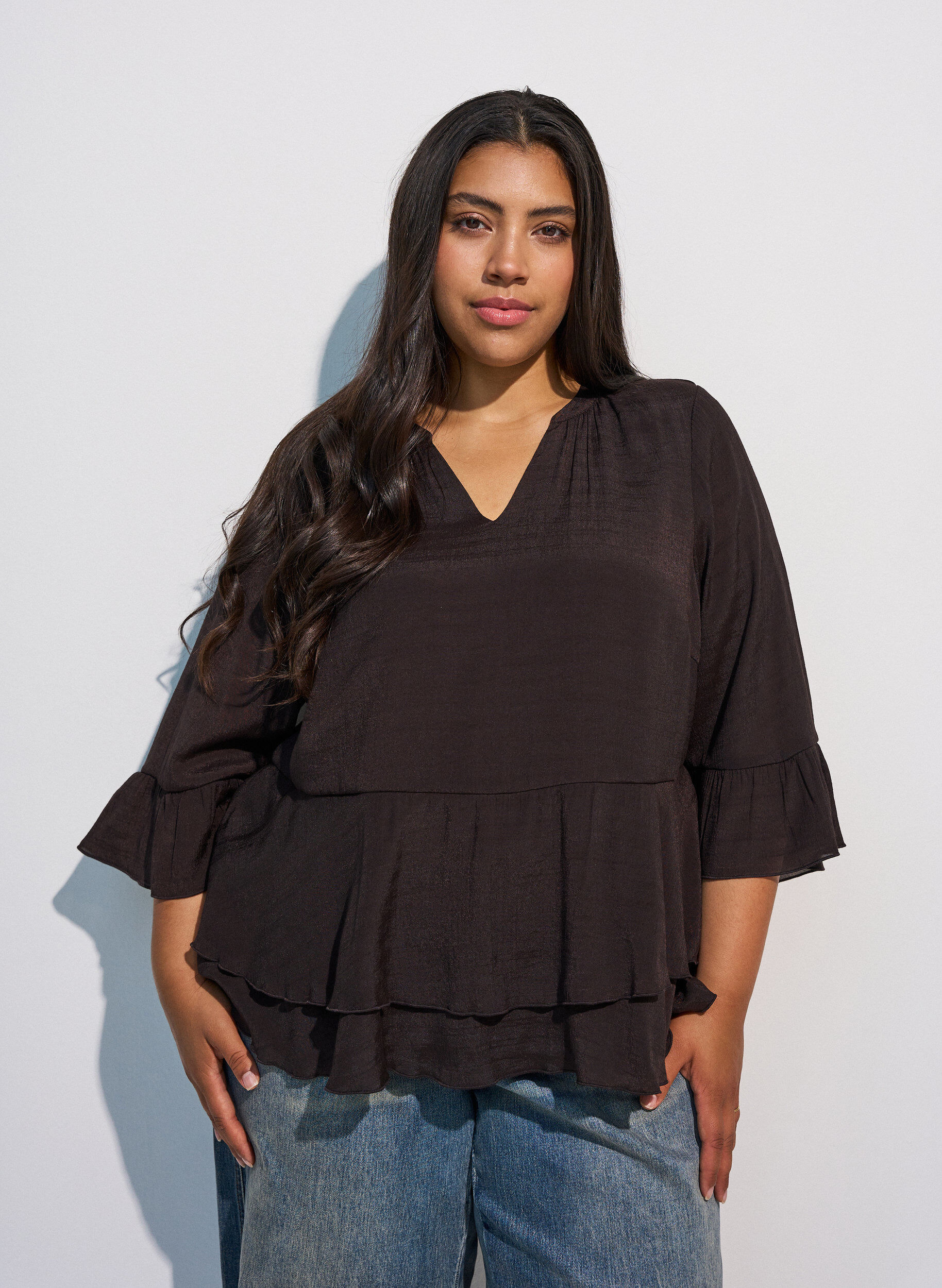 Blouse &agrave; manches 3/4 et volants, Marron, Model