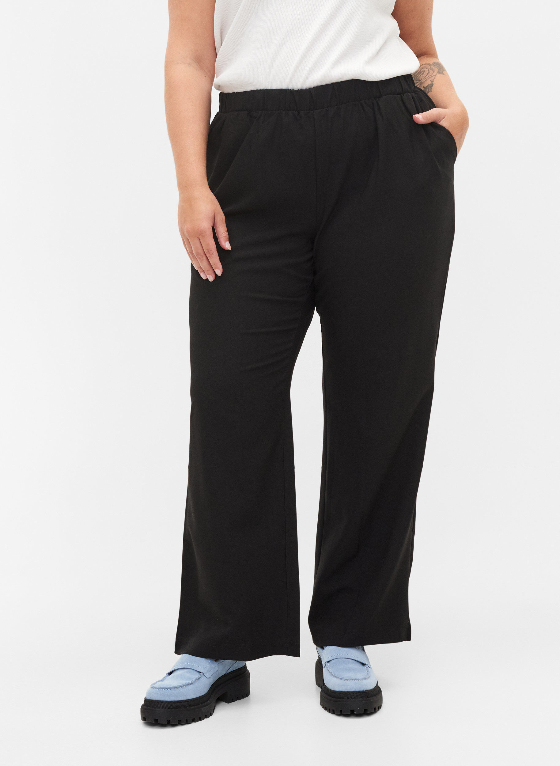 ZizziFlared broek met elastiek in de taille, Zwart, Model image number 3