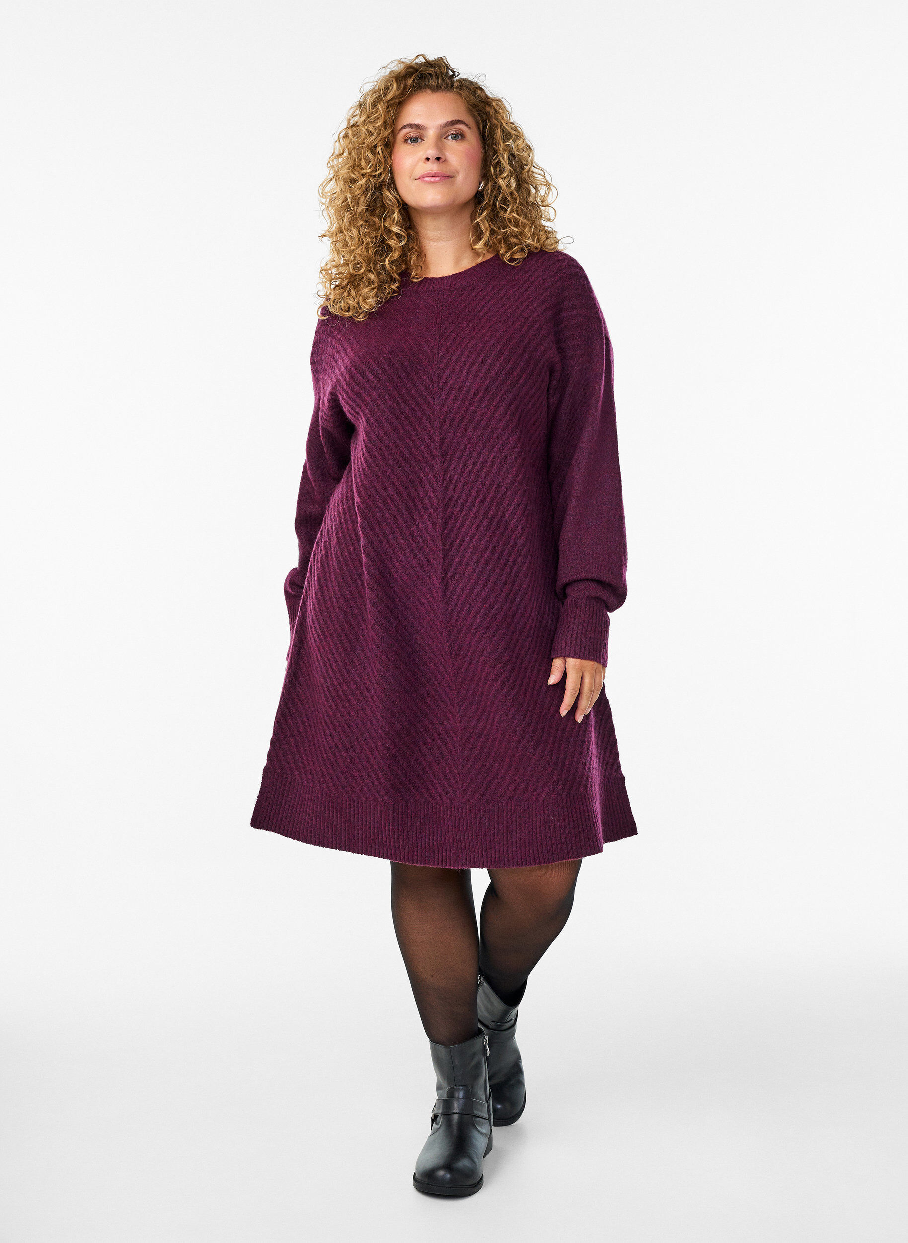 ZizziRobe courte en maille avec un motif textur&eacute; en V, Violet, Model image number 1