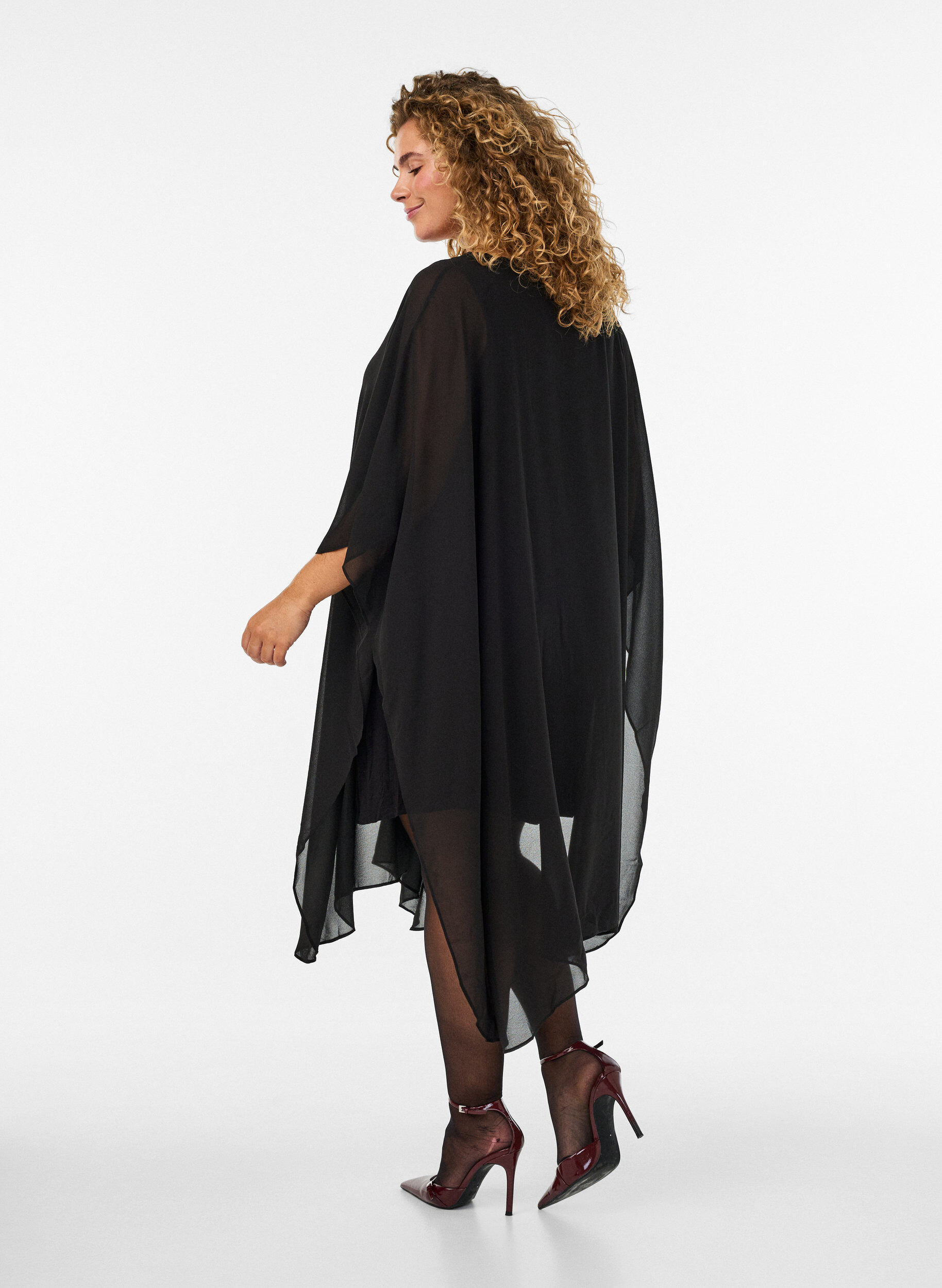 ZizziRobe courte en mousseline avec col en V, Noir, Model image number 1