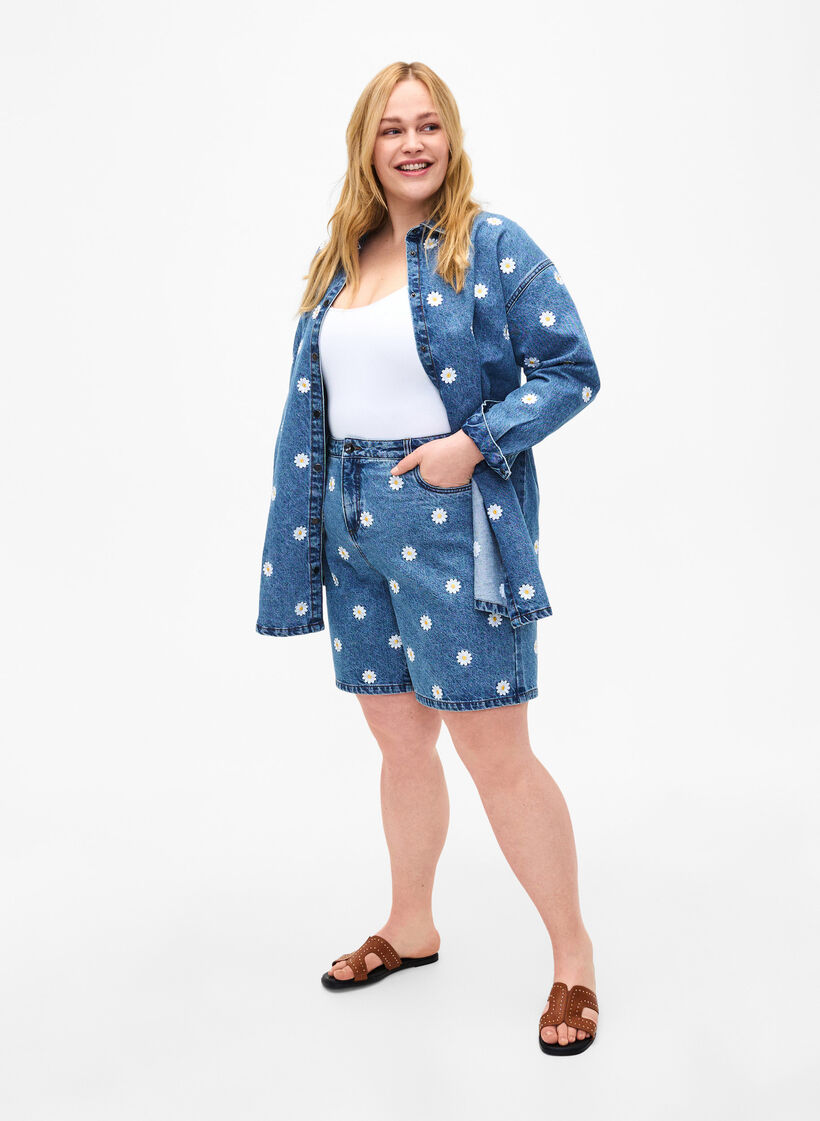 Short Mille &agrave; taille haute avec fleurs brod&eacute;es, L.B. Flower, Model image number 3